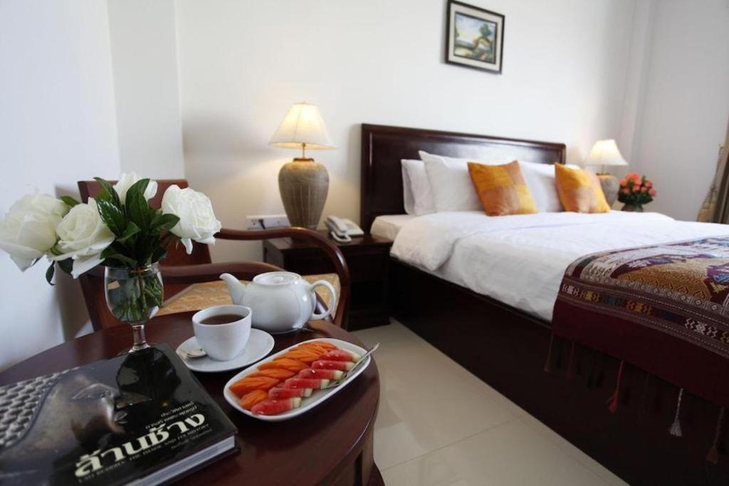 Lao Golden Hotel Vientiane Bagian luar foto
