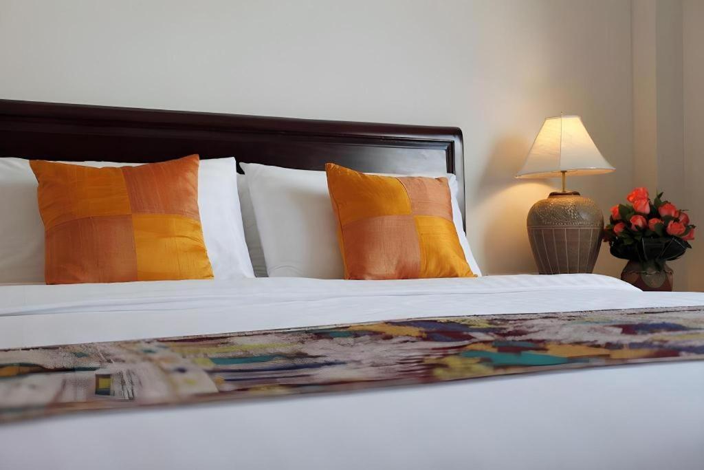 Lao Golden Hotel Vientiane Bagian luar foto