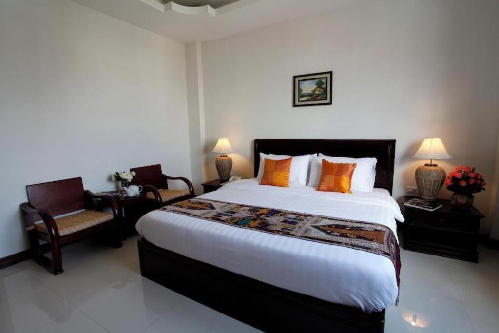 Lao Golden Hotel Vientiane Bagian luar foto