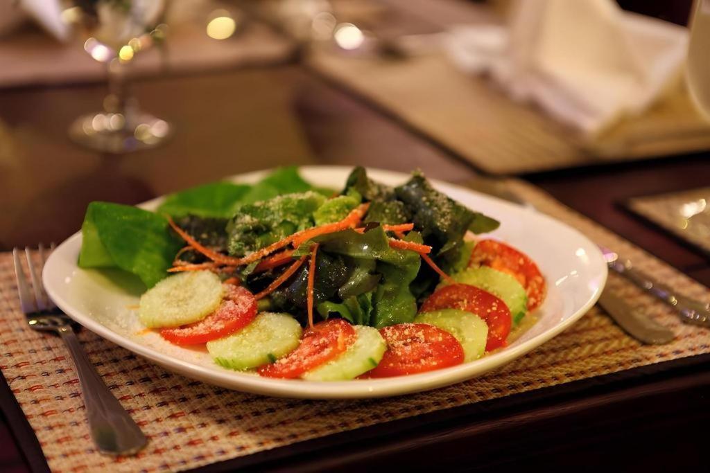Lao Golden Hotel Vientiane Bagian luar foto