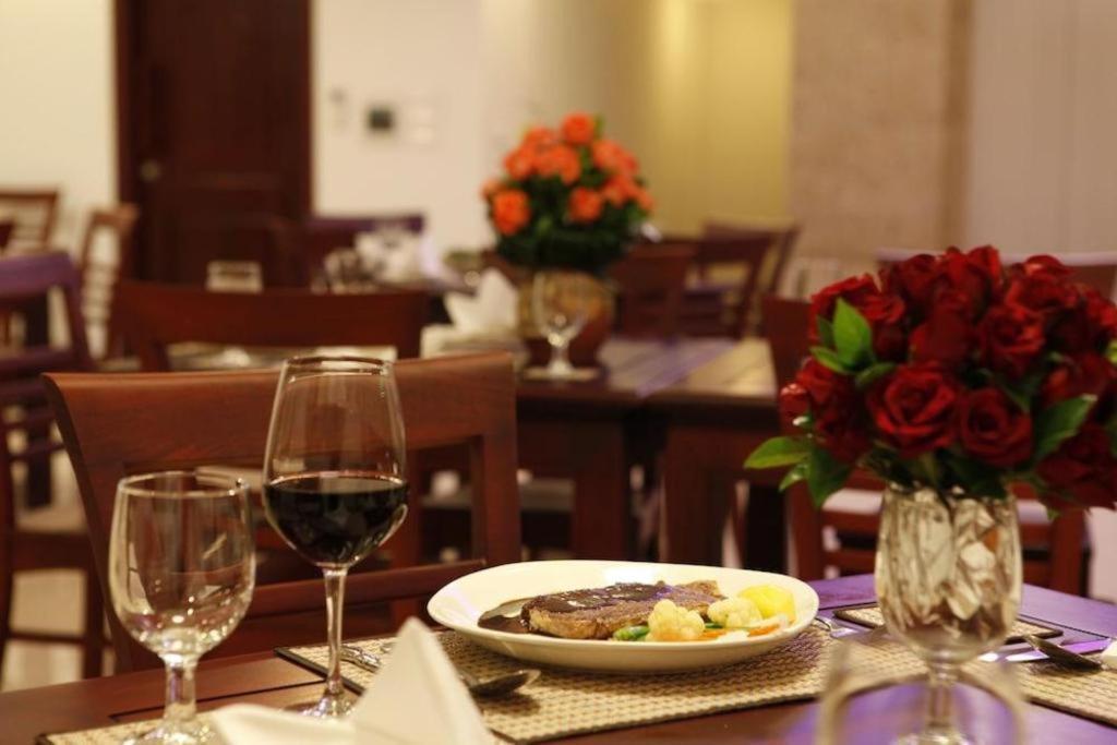 Lao Golden Hotel Vientiane Bagian luar foto