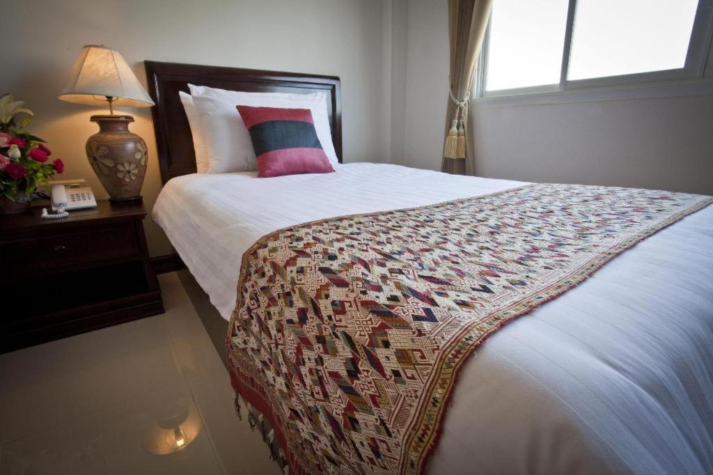 Lao Golden Hotel Vientiane Bagian luar foto