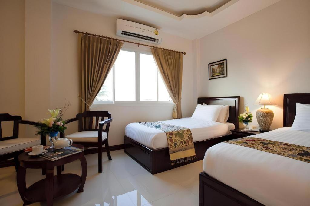Lao Golden Hotel Vientiane Bagian luar foto